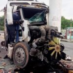 Trailer sufre aparatoso accidente en la carretera Ixtepec-Ixtaltepec